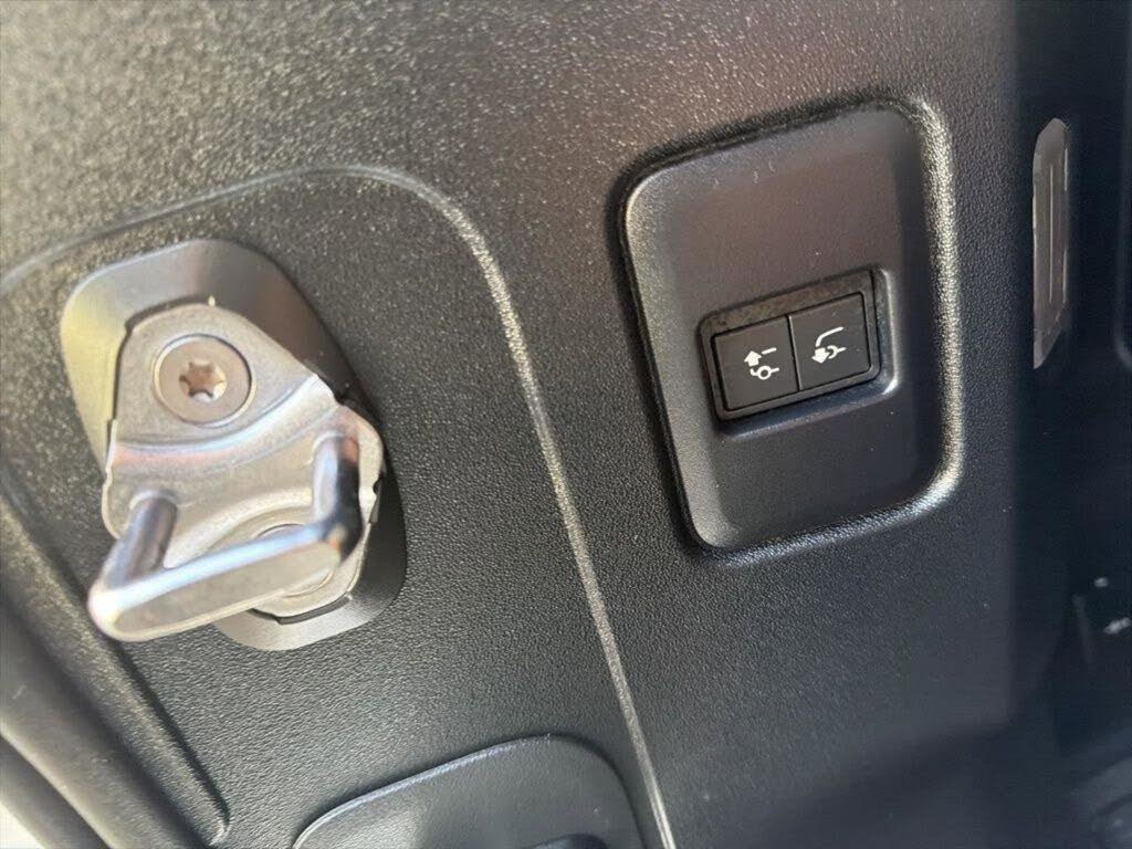 2024 Land Rover Defender 110 P300 S AWD