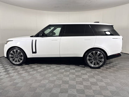 2024 Land Rover Range Rover P400 SE LWB AWD