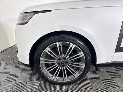 2024 Land Rover Range Rover P400 SE LWB AWD