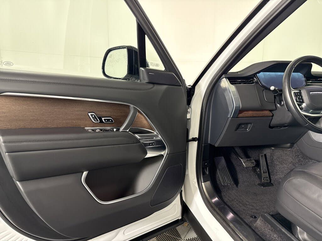 2024 Land Rover Range Rover P400 SE LWB AWD