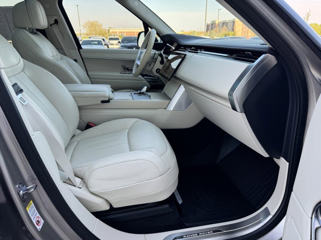 2024 Land Rover Range Rover P400 SE AWD