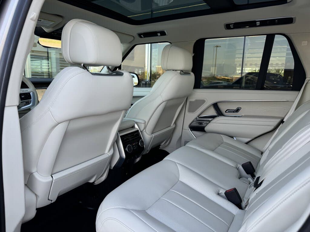 2024 Land Rover Range Rover P400 SE AWD
