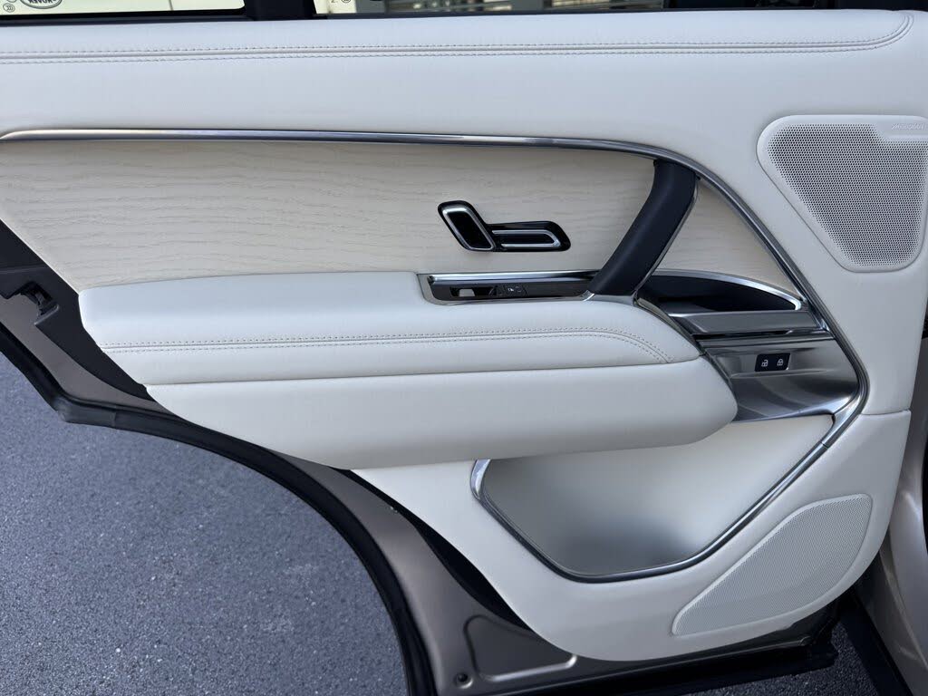 2024 Land Rover Range Rover P400 SE AWD