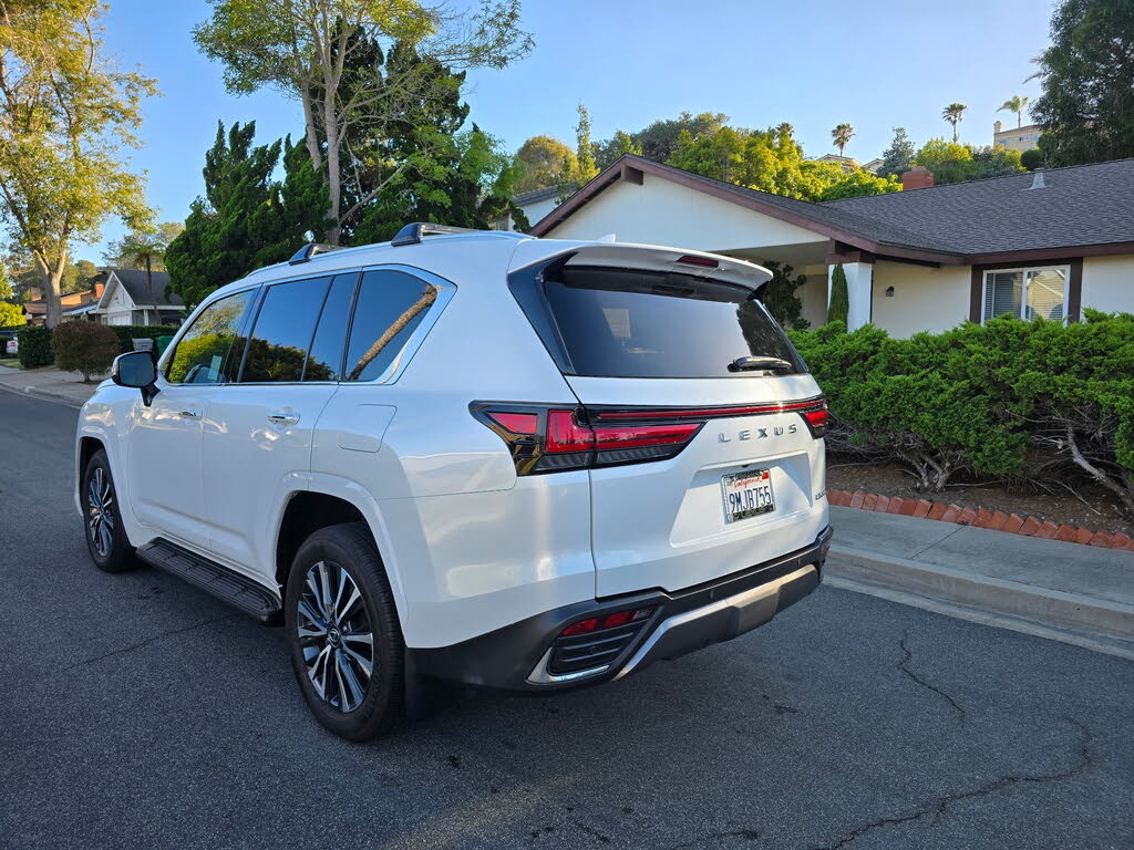 2024 Lexus LX 600 Premium AWD
