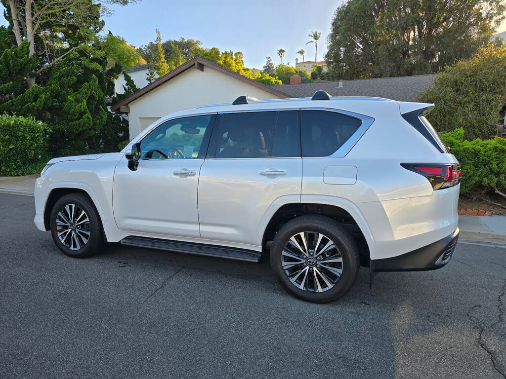 2024 Lexus LX 600 Premium AWD