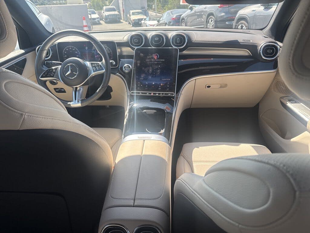 2024 Mercedes-Benz GLC 300 RWD