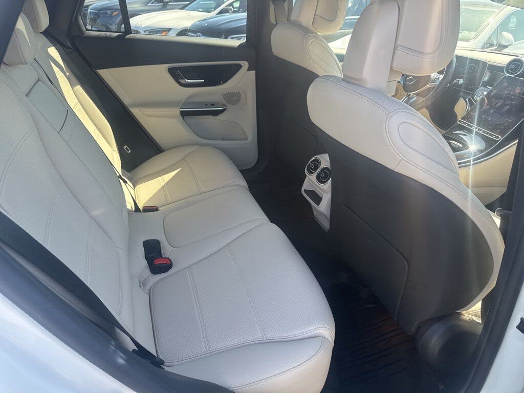 2024 Mercedes-Benz GLC 300 RWD