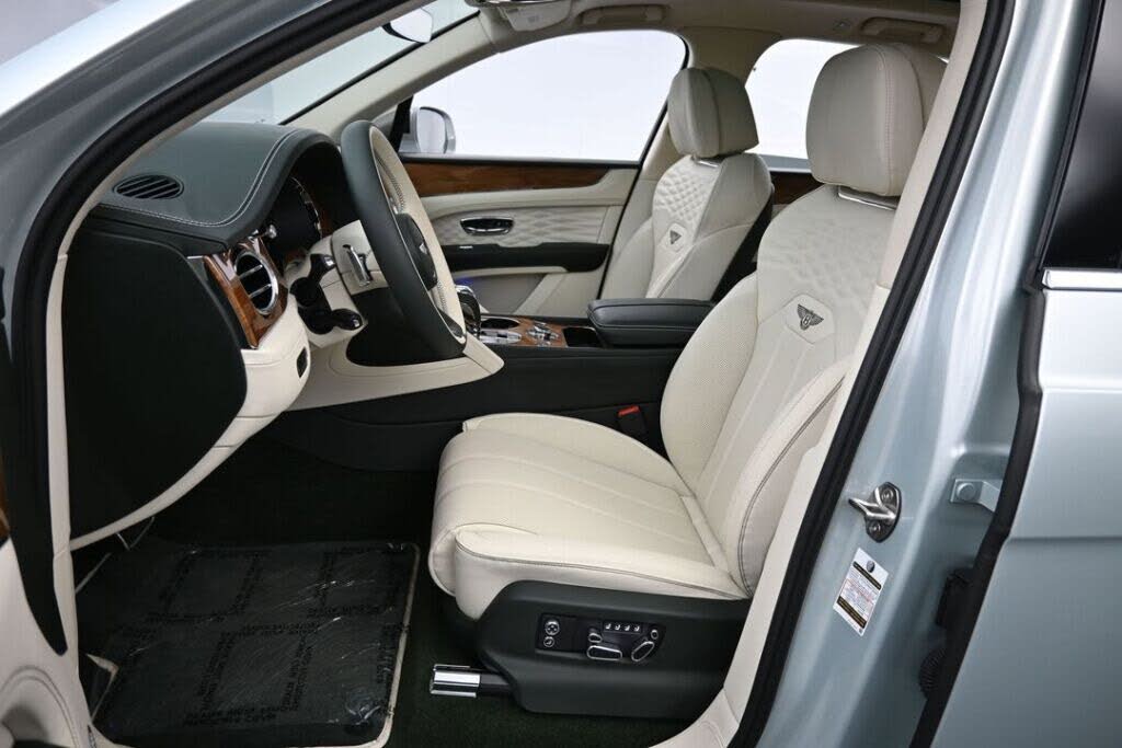 2025 Bentley Bentayga Azure V8 AWD