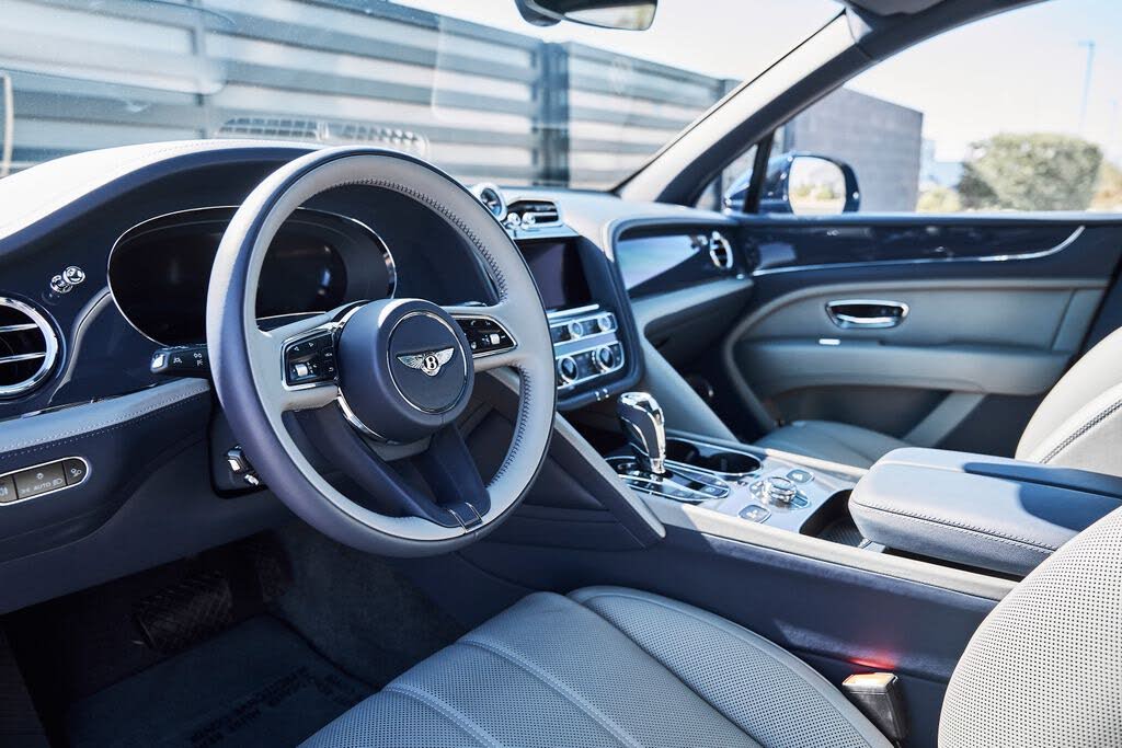 2025 Bentley Bentayga EWB V8 AWD