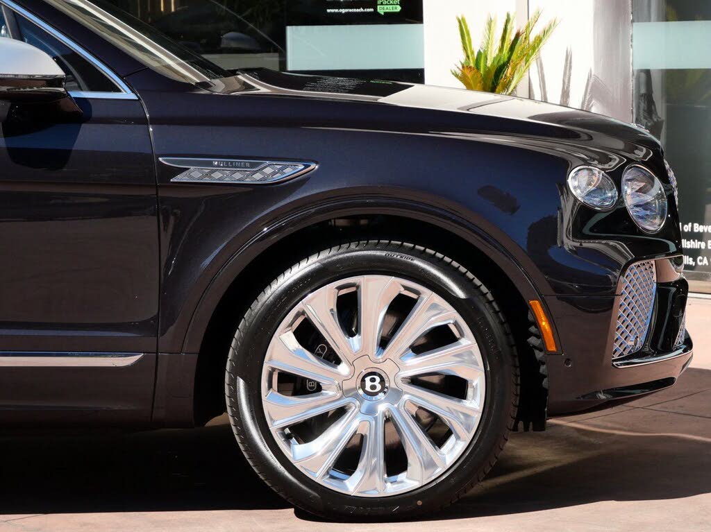 2025 Bentley Bentayga EWB Mulliner V8 AWD