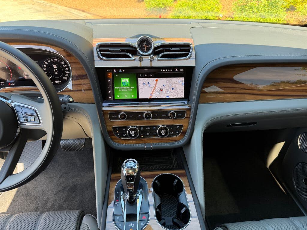 2025 Bentley Bentayga V8 AWD