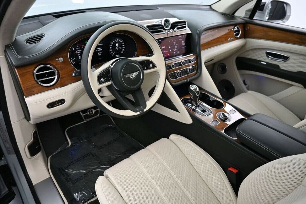 2025 Bentley Bentayga Azure V8 AWD