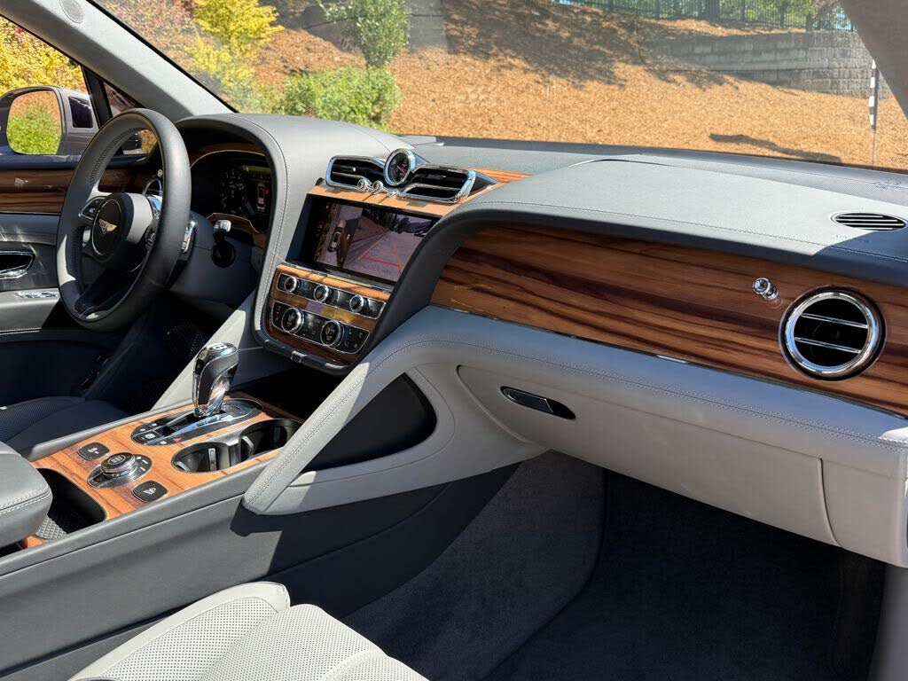 2025 Bentley Bentayga V8 AWD
