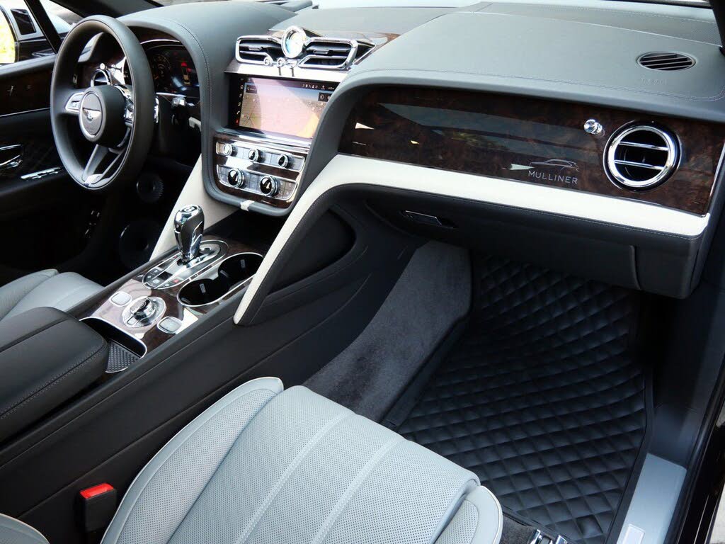 2025 Bentley Bentayga EWB Mulliner V8 AWD