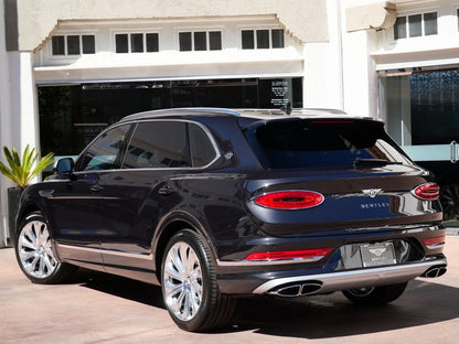 2025 Bentley Bentayga EWB Mulliner V8 AWD