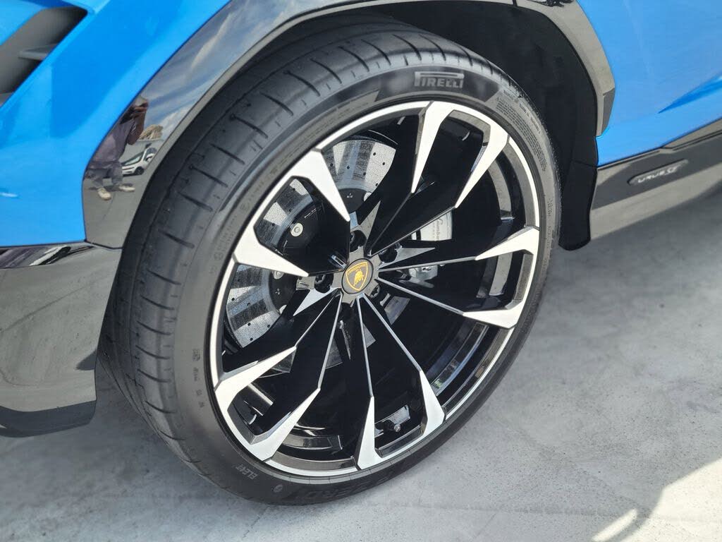 2025 Lamborghini Urus SE AWD