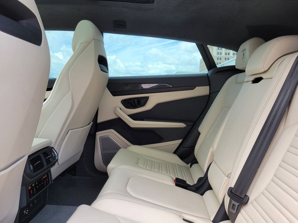 2025 Lamborghini Urus SE AWD