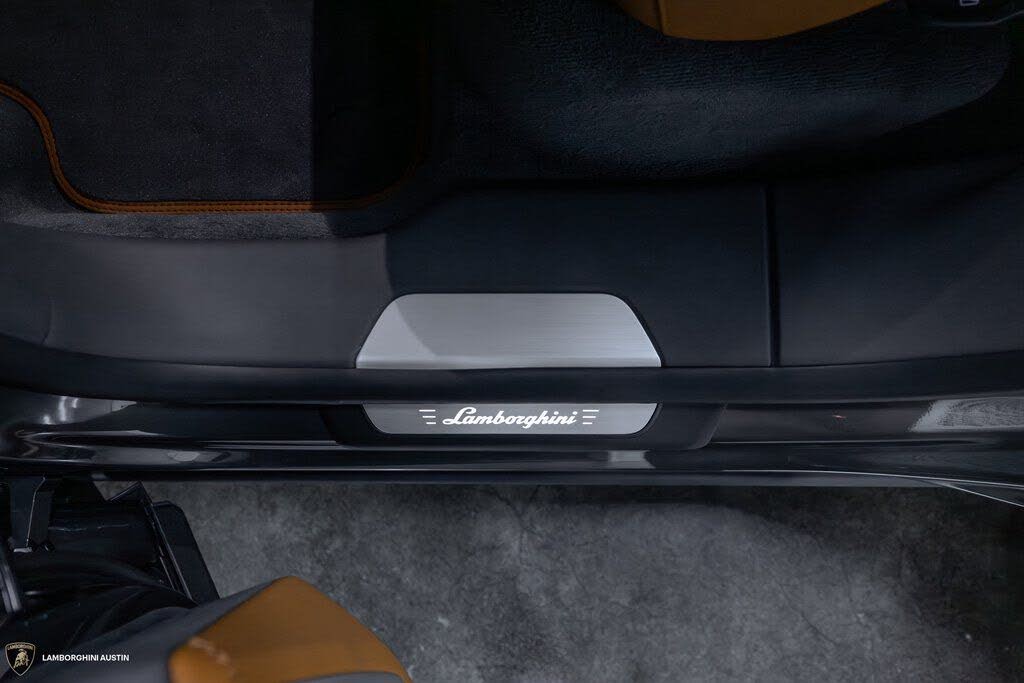 2025 Lamborghini Urus SE AWD