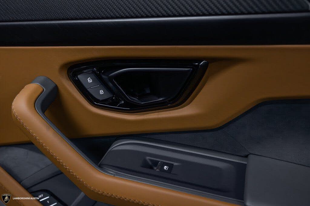 2025 Lamborghini Urus SE AWD