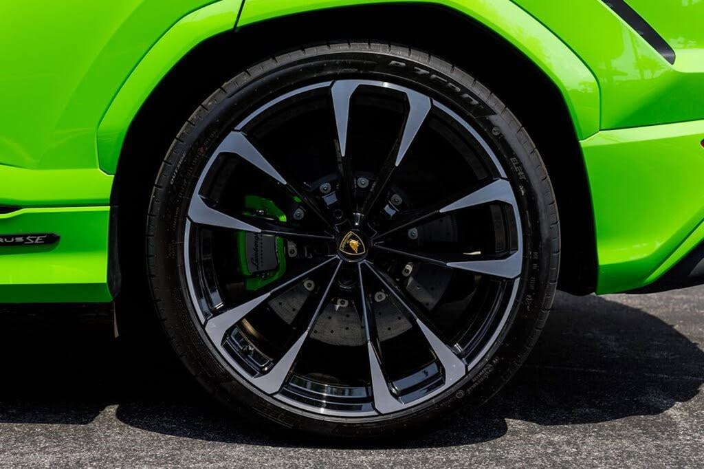 2025 Lamborghini Urus SE AWD