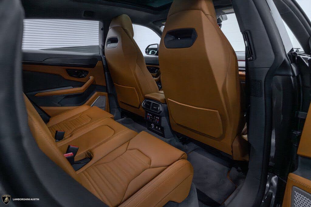 2025 Lamborghini Urus SE AWD
