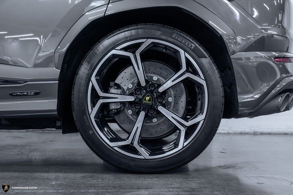 2025 Lamborghini Urus SE AWD