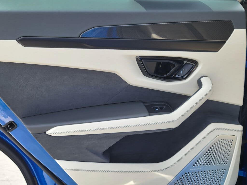 2025 Lamborghini Urus SE AWD