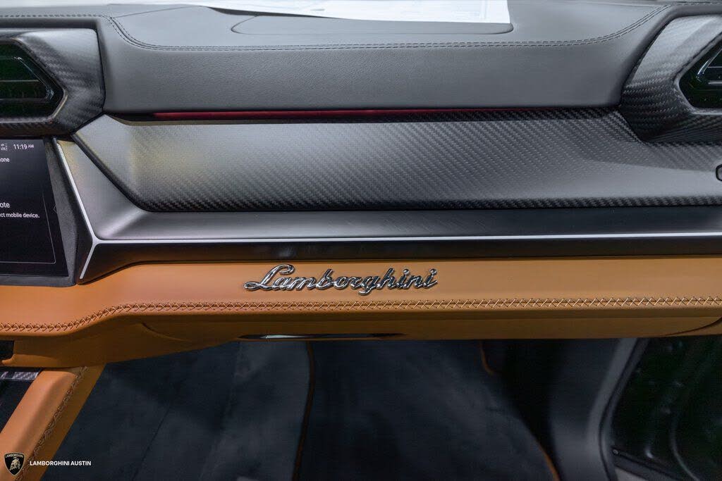 2025 Lamborghini Urus SE AWD