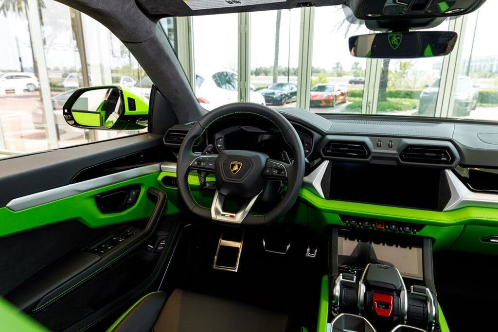 2025 Lamborghini Urus SE AWD