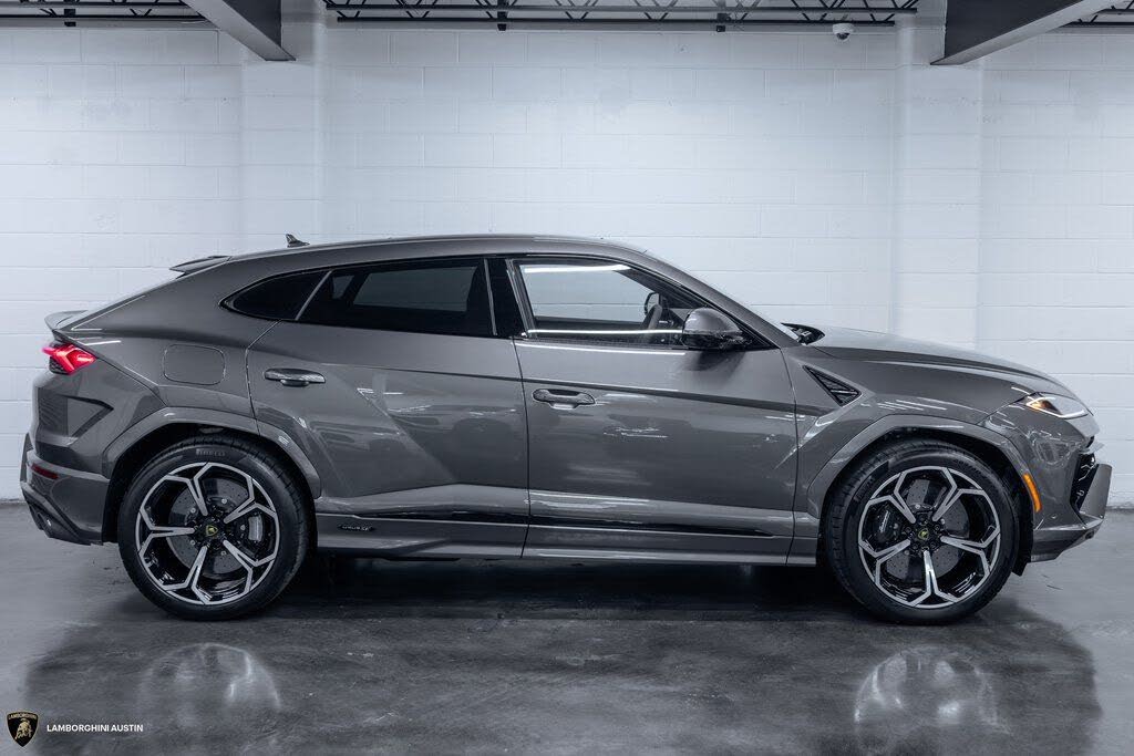 2025 Lamborghini Urus SE AWD