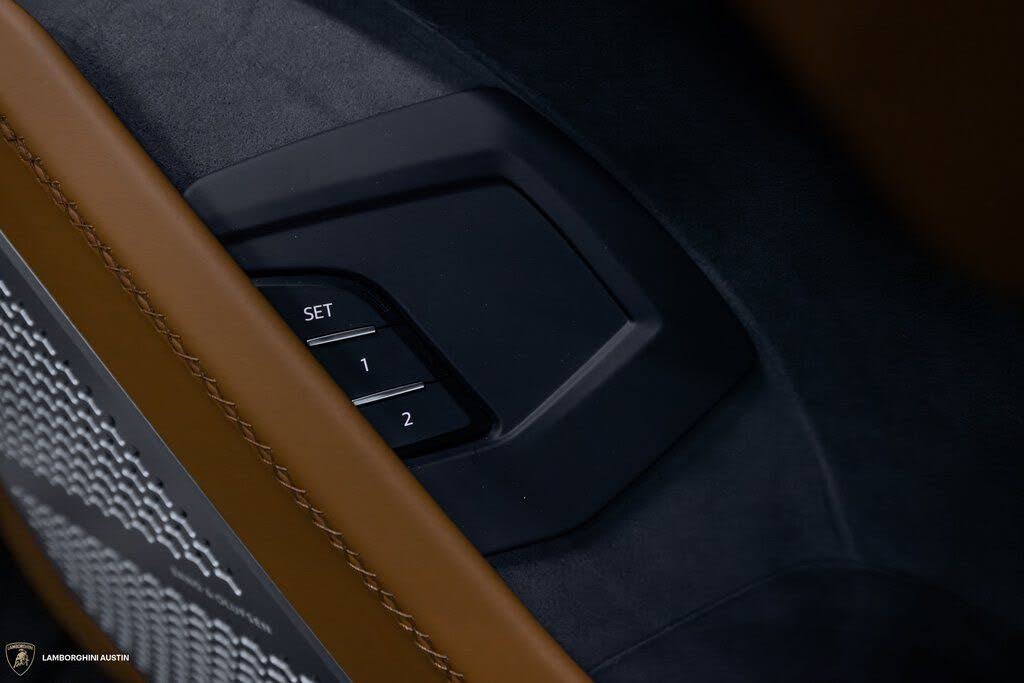 2025 Lamborghini Urus SE AWD