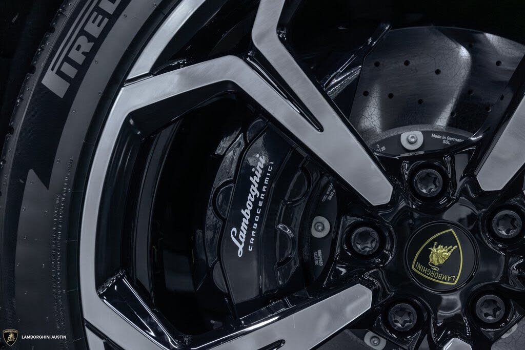 2025 Lamborghini Urus SE AWD