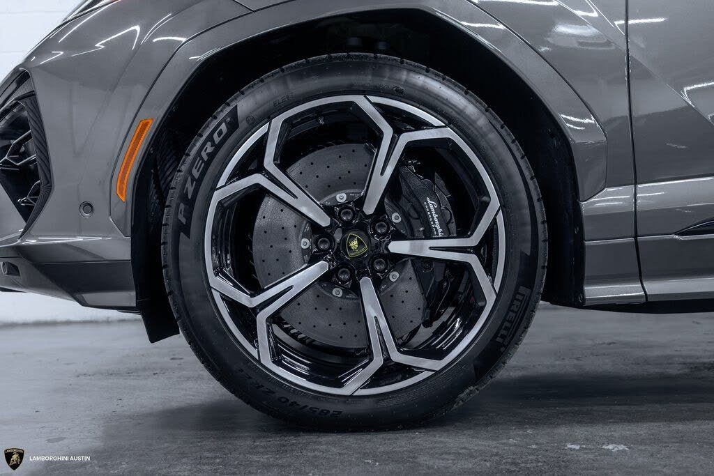 2025 Lamborghini Urus SE AWD