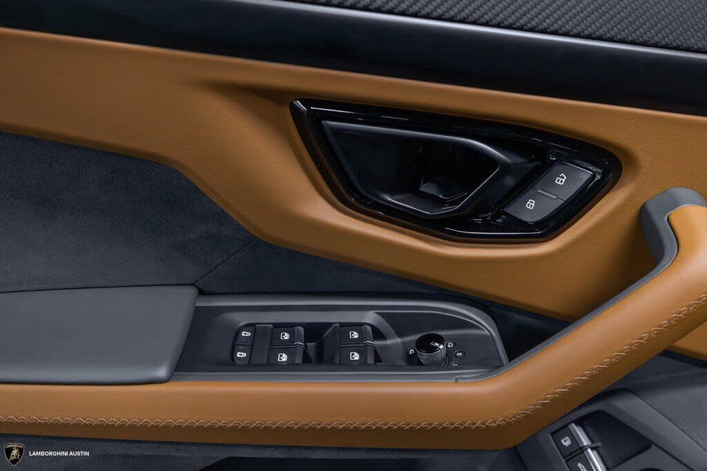 2025 Lamborghini Urus SE AWD