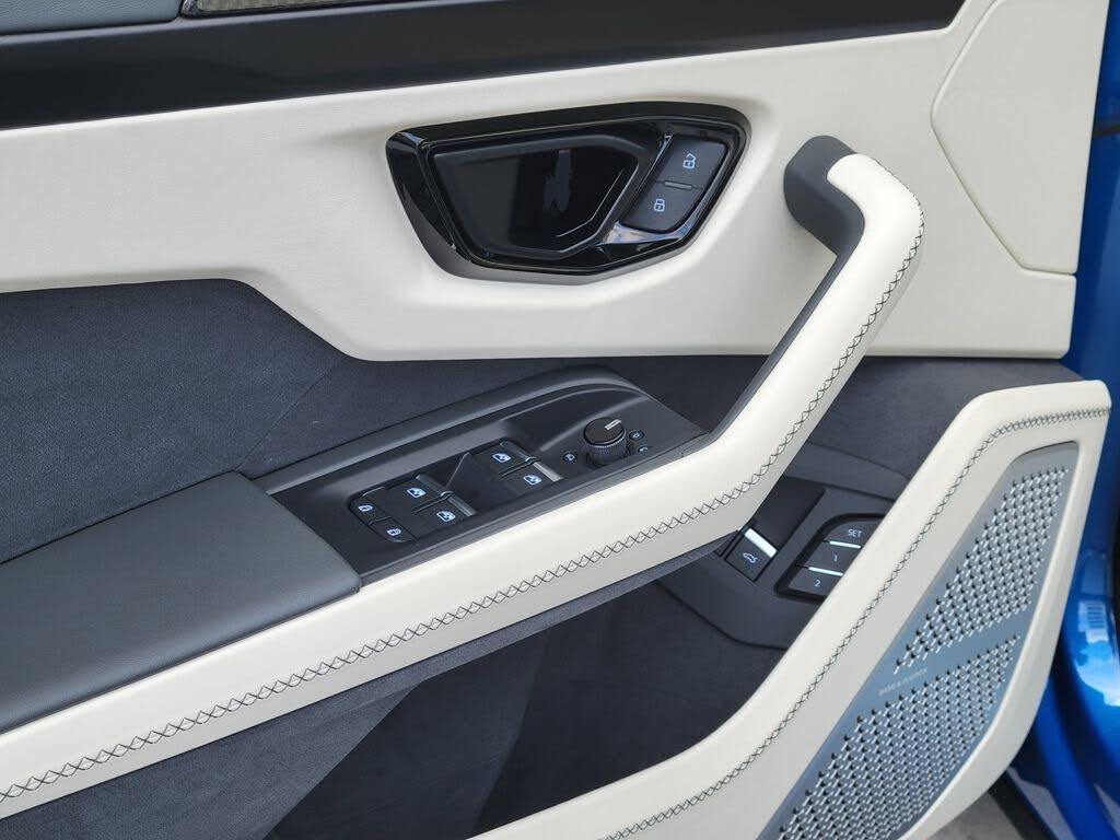 2025 Lamborghini Urus SE AWD