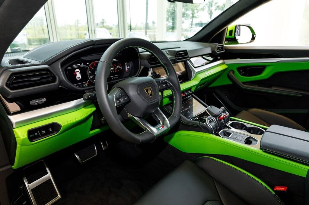 2025 Lamborghini Urus SE AWD