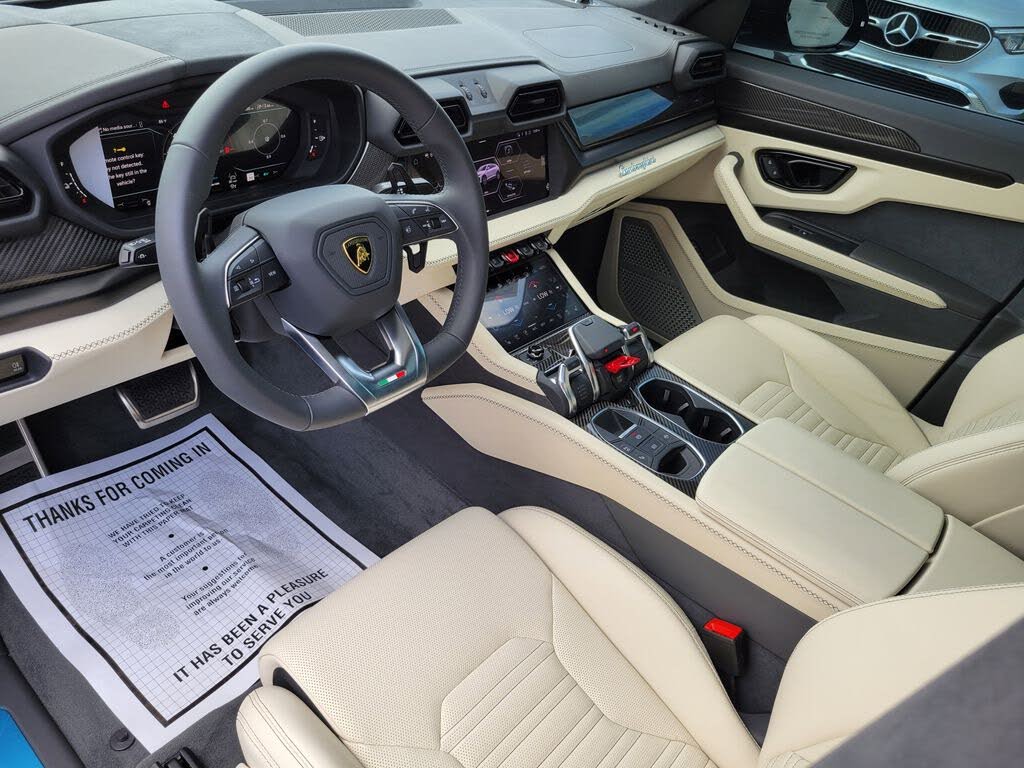 2025 Lamborghini Urus SE AWD