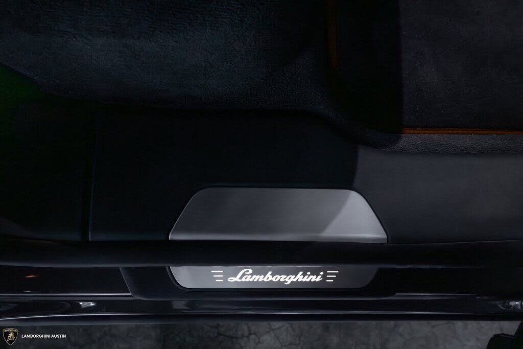 2025 Lamborghini Urus SE AWD