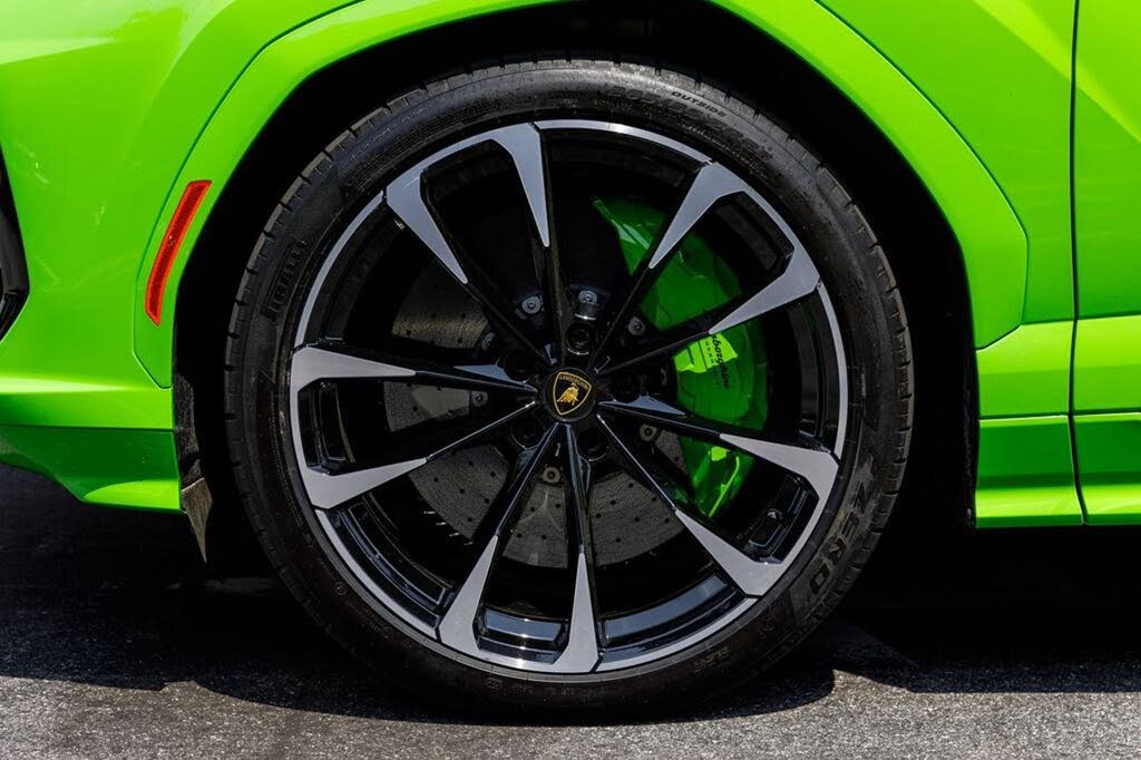 2025 Lamborghini Urus SE AWD