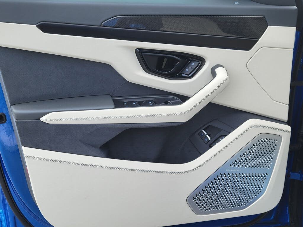 2025 Lamborghini Urus SE AWD