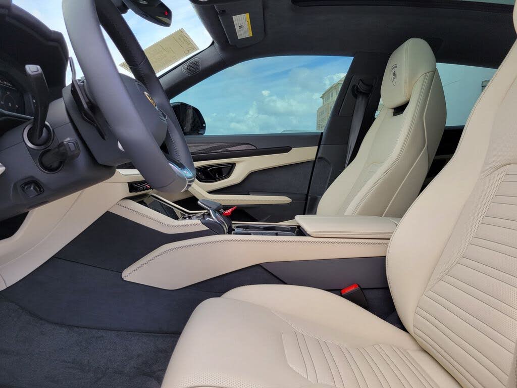 2025 Lamborghini Urus SE AWD