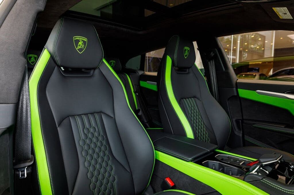 2025 Lamborghini Urus SE AWD