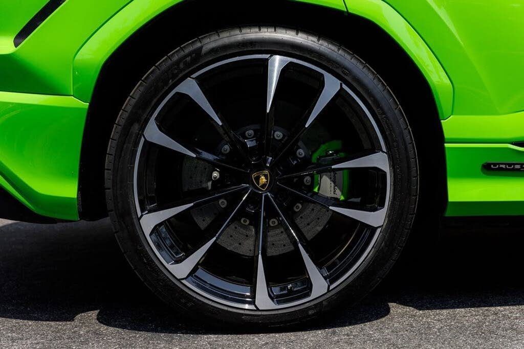 2025 Lamborghini Urus SE AWD