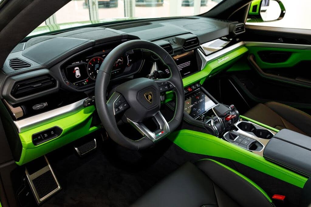 2025 Lamborghini Urus SE AWD