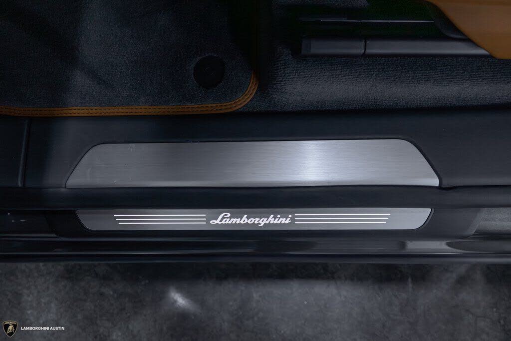 2025 Lamborghini Urus SE AWD