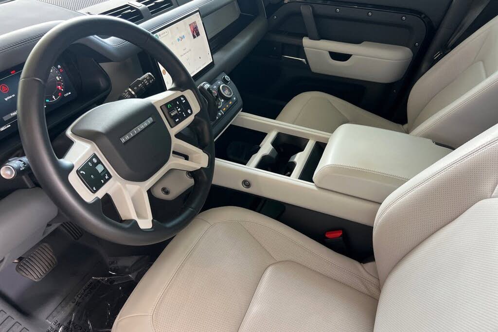 2025 Land Rover Defender 110 P300 S AWD