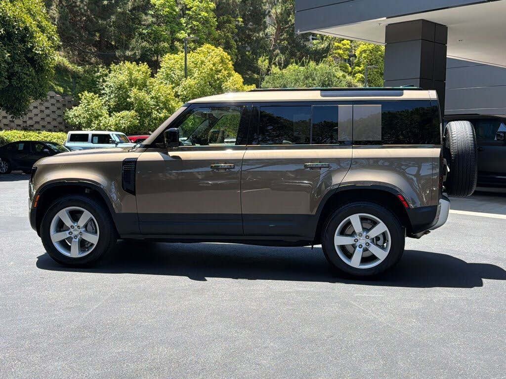 2025 Land Rover Defender 110 P300 S AWD
