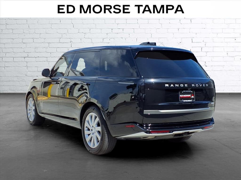 2025 Land Rover Range Rover P400 SE LWB AWD