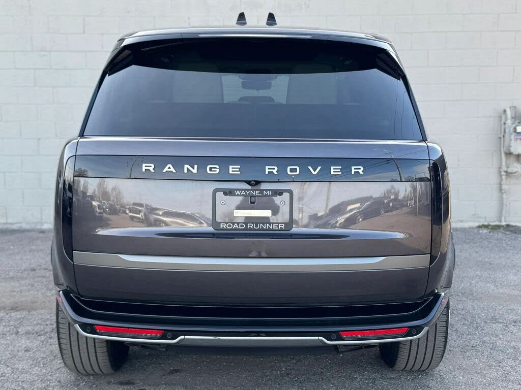 2025 Land Rover Range Rover P530 SE LWB AWD
