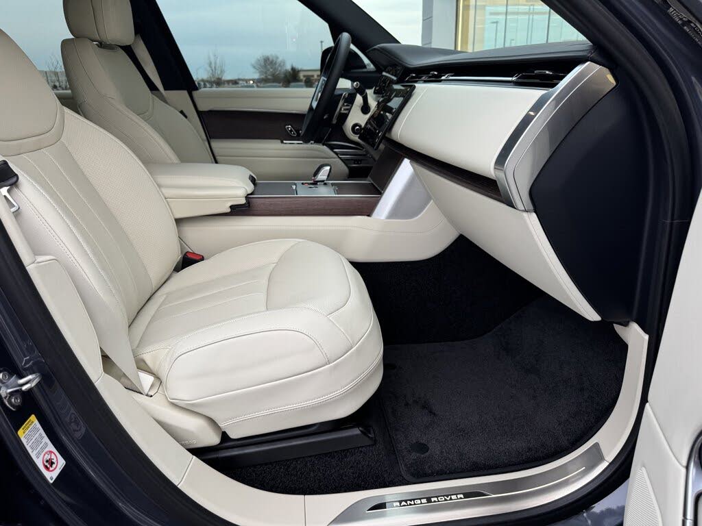 2025 Land Rover Range Rover P400 SE AWD